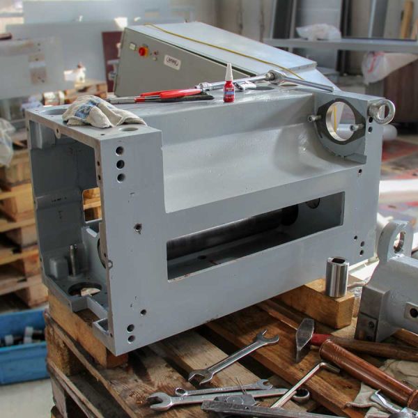 Servo-Revision Feinschneidepresse