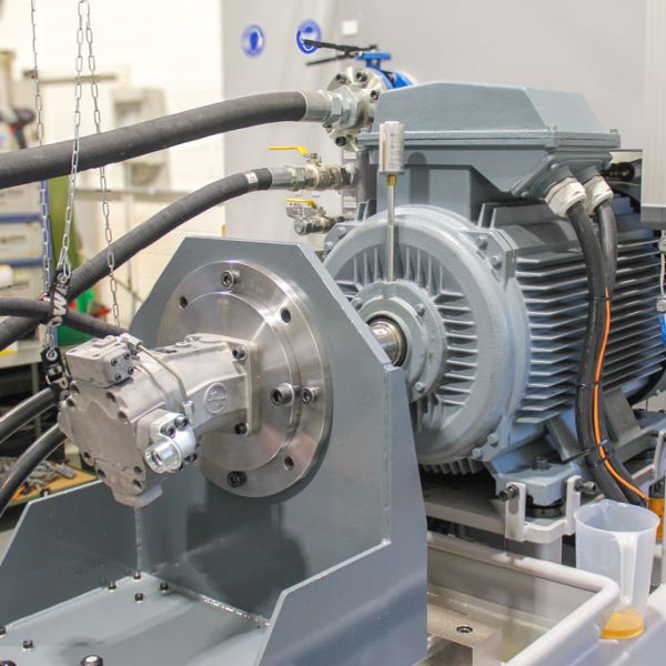 revision-motoren-mak-lokomotive-sbb-schenker-hydraulik-ag-9E3570FD6-119F-4856-E502-86985CB599FA.jpg