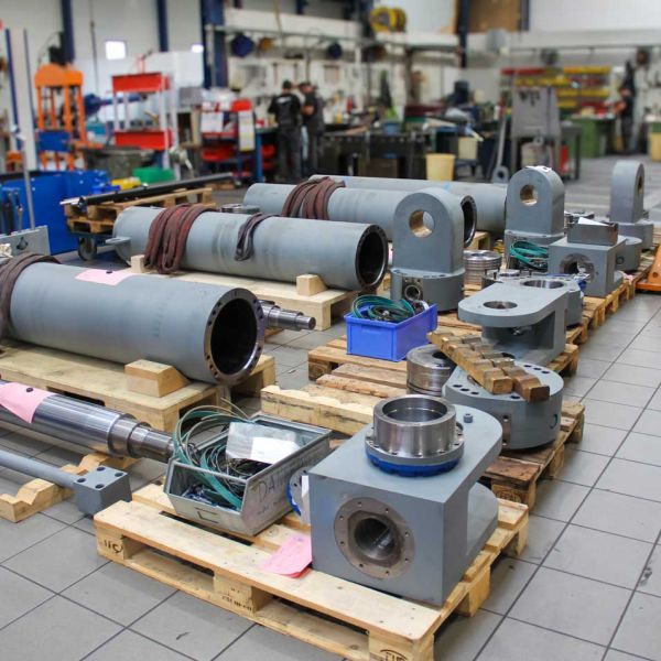 Revision Hydraulikzylinder Kraftwerk Linth Limmern, Schenker Hydraulik AG