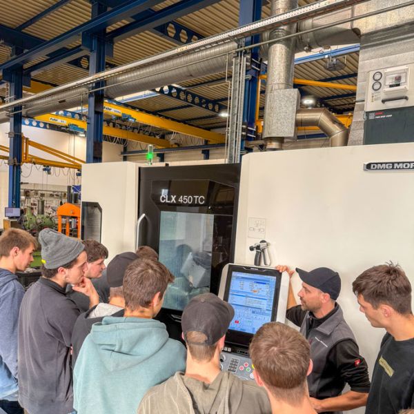 Besuch Berufsschule Sursee Schenker Hydraulik AG