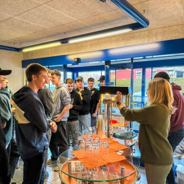 Besuch Berufsschule Sursee Schenker Hydraulik AG