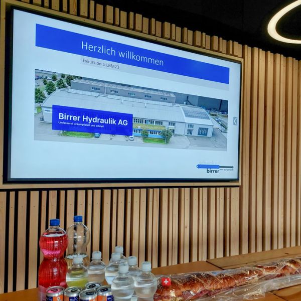 Besuch Berufsschule Sursee Schenker Hydraulik AG