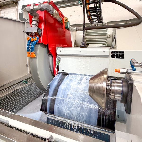 Rundschleifmaschine Hartchromwerk Erlinsbach Schenker Hydraulik