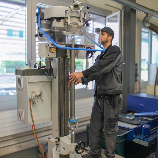 Zentrumschleifmaschine Schenker Hydraulik Hartchromwerk