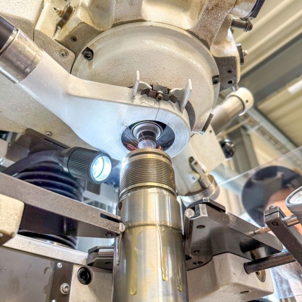 Zentrumschleifmaschine Schenker Hydraulik Hartchromwerk