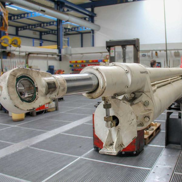 Teleskopauslegerzylinder+12+m