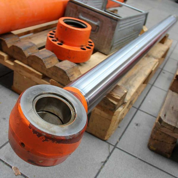 Baumaschinenzylinder